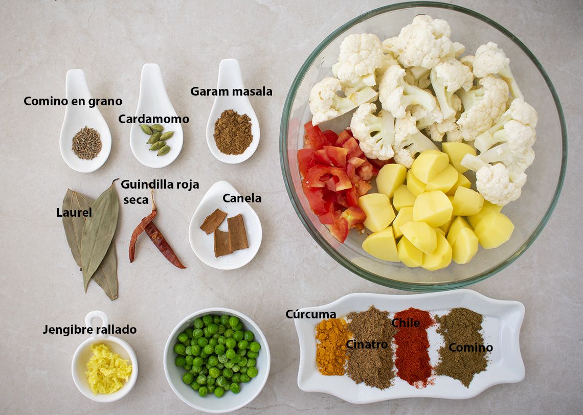 Aloo Gobi al estilo Bengalí (coliflor con patatas al curry)