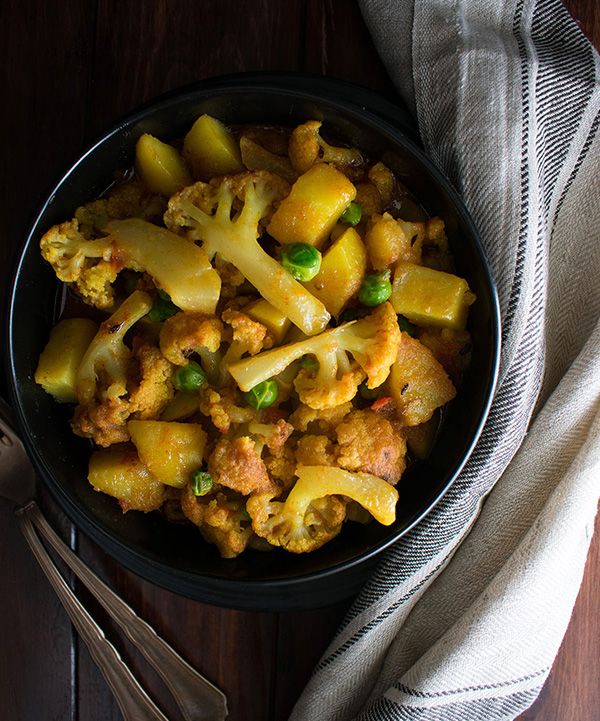 Aloo Gobi al estilo Bengalí (coliflor con patatas al curry)