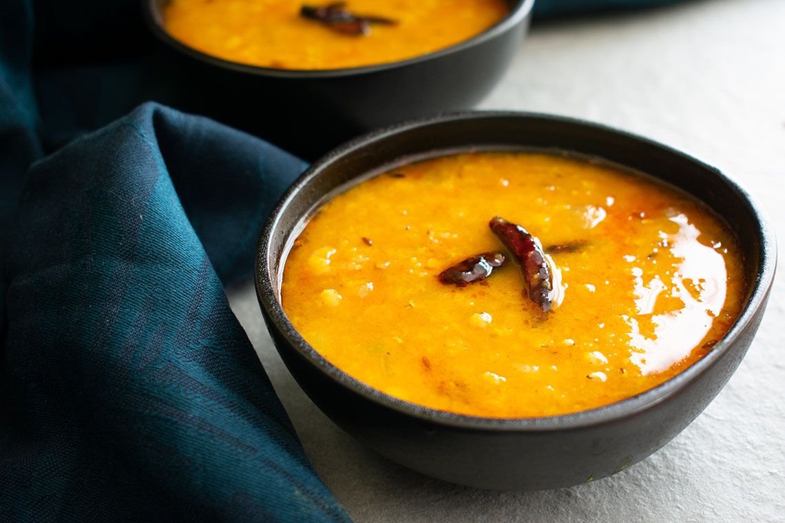 Sopa de lentejas rojas al estilo hindú (Masoor dal tadka)