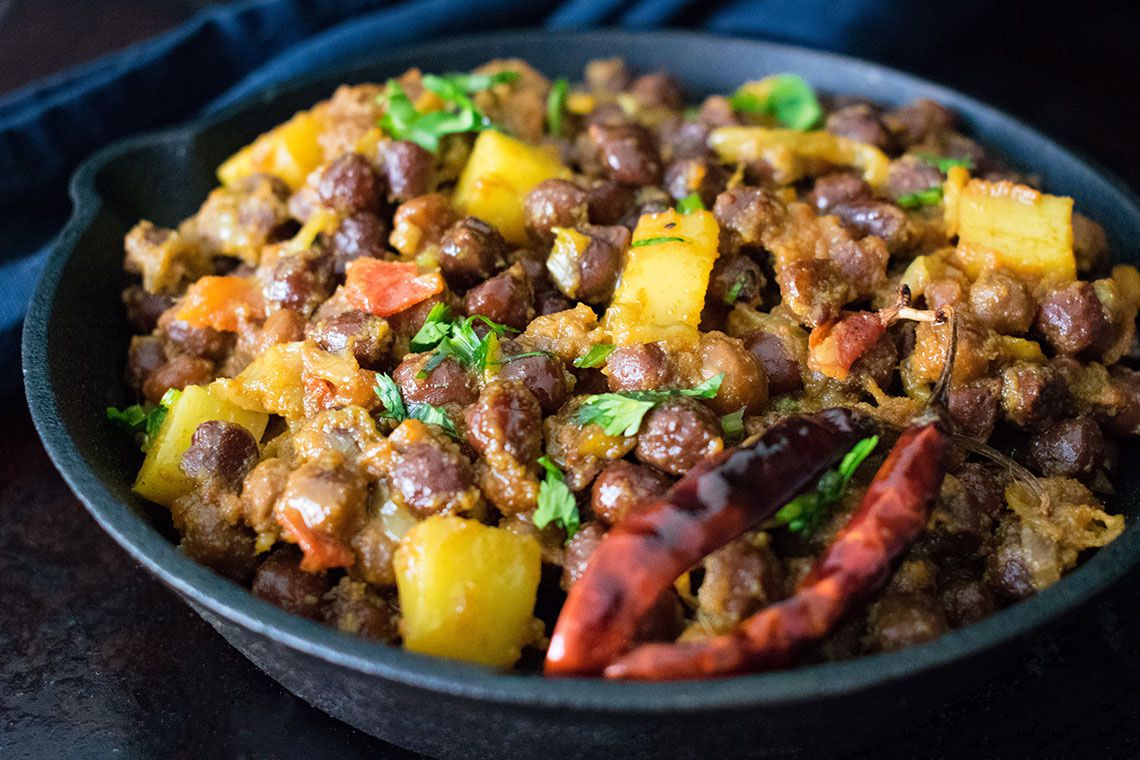 Chana masala con garbanzo negro (Kala Chana Masala)