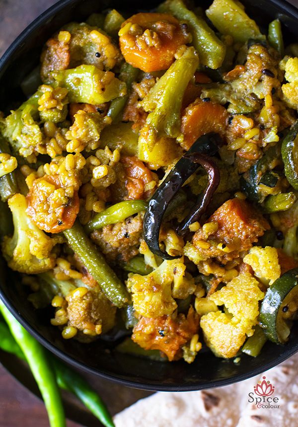 Menestra de verduras al estilo bengalí (receta tradicional vegetariana de la India)